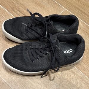 Atoms Black and White Men's/Women's Sneakers